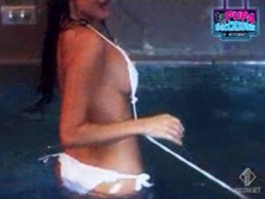 La pupa e il secchione 2010: le pratiche hot delle pupe, il video.