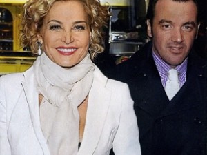 Isola dei famosi 7, Simona Ventura offende i portieri di condominio e loro si ribellano.