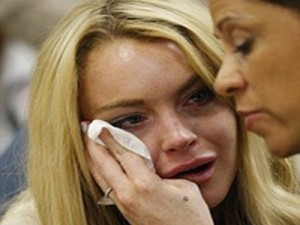Lindsay Lohan: video e foto della condanna in tribunale.