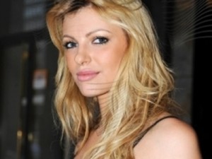 Stefania Zappa foto hot in topless senza Valerio Rizzo e Marcelo Fuentes.