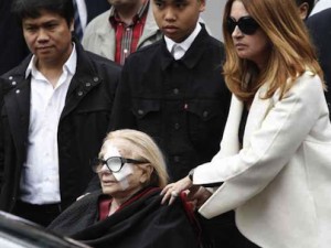 Sandra Mondaini è morta sola: Virginia Vianello accusa i filippini, il video.