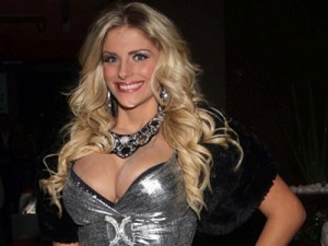 Francesca Cipriani: a Natale voglio trovare l'amore sotto l'albero, il video.