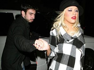 Christina Aguilera arrestata con il fidanzato per intossicazione pubblica.