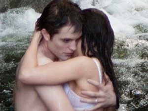 Breaking Dawn: le prime foto hot di Pattinson e Stewart.