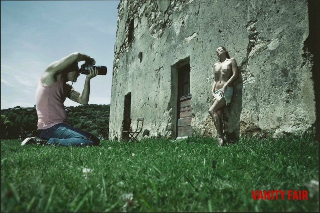 Il backstage del calendario Pirelli 2012 con Kate Moss.