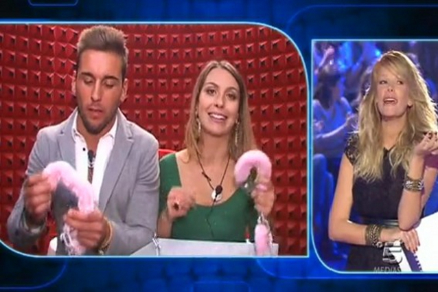 La prova del Grande Fratello 12: Danilo e Sofia 24 ore legati.