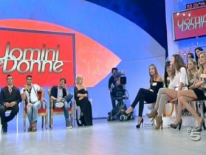 A Uomini e Donne il triangolo Cristian - Tara - Francesco fa scintille.