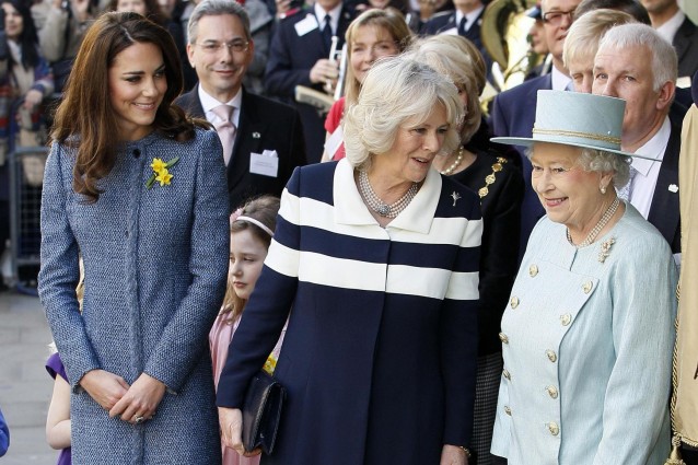 Kate Middleton è troppo sexy e fa arrabbiare la Regina.