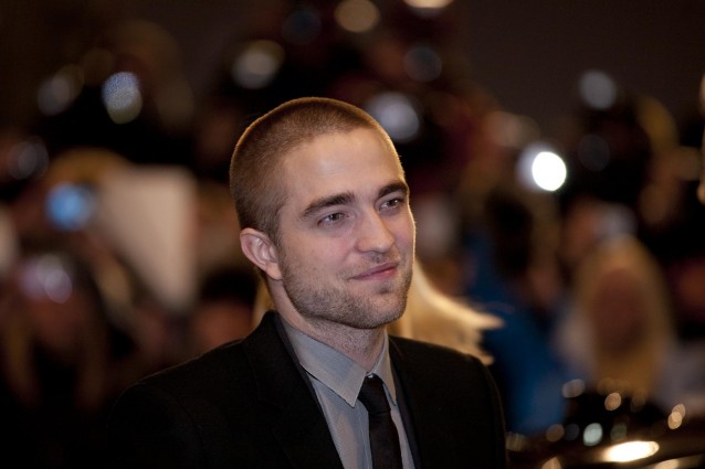 Robert Pattinson ignora Lindsay per far piacere alla Stewart.