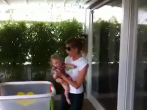 Alessia Marcuzzi, Facchinetti e Mia si scatenano nella danza.