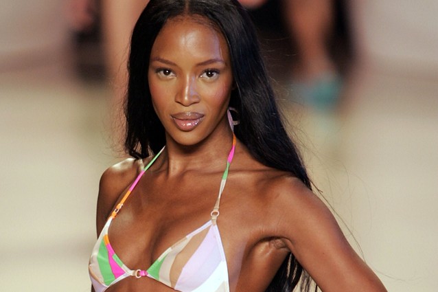 Naomi Campbell a Ibiza con Vladislav Doronin e Afef.