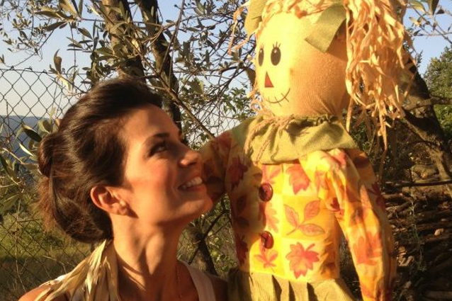 Salviamo Laura Torrisi, dal calendario al pollaio.