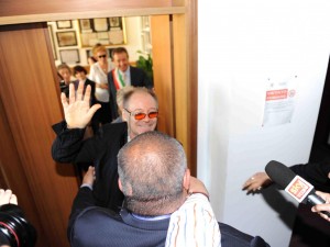 Vasco si scusa con i fan per non averli salutati al matrimonio.