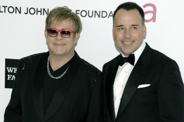 Elton John papà bis grazie a una madre surrogata.