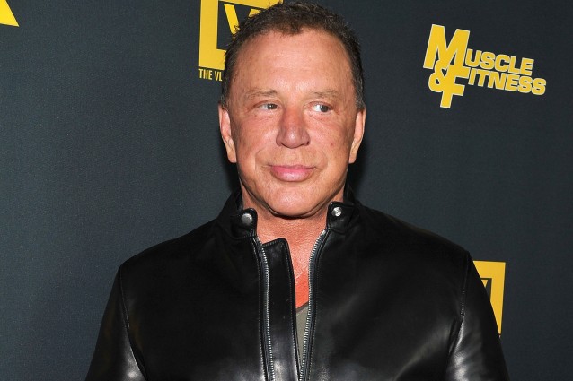 Mickey Rourke sempre peggio, del divo di Hollywood non resta più niente (FOTO).