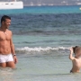 Antonio Di Natale controlla la figlia
