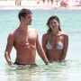 La showgirl e il ballerino nelle acque di formentera