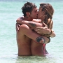 Un bacio appassionato di Stefano e Belen