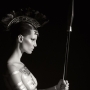 iris strubegger nel calendario pirelli 2011 impersona la dea della giustizia e del genio militare atena