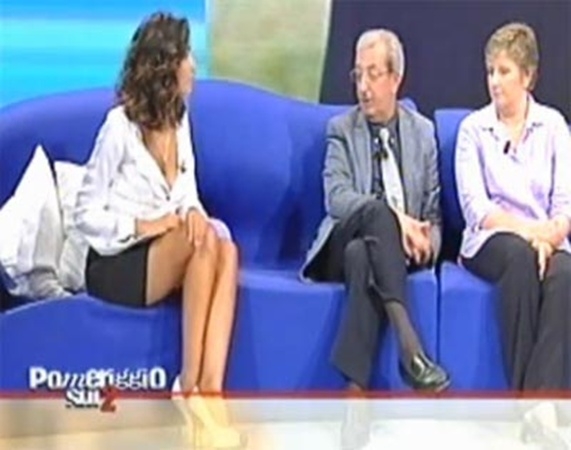 Caterina Balivo scosciata a Pomeriggio sul 2 Gossip Fanpage