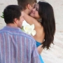 selena abbraccia il fidanzato