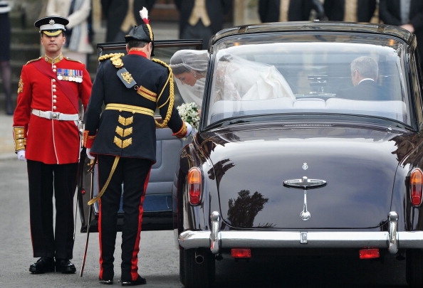 la Middleton scende dalla Rolls Royce