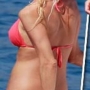 victoria mostra il lato b