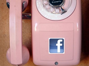 Un primo concept di come potrebbe essere il Facebook Phone.
