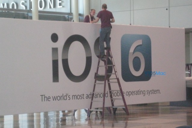 iOS 6: un banner al Moscone Center ne conferma l'imminente presentazione al WWDC.