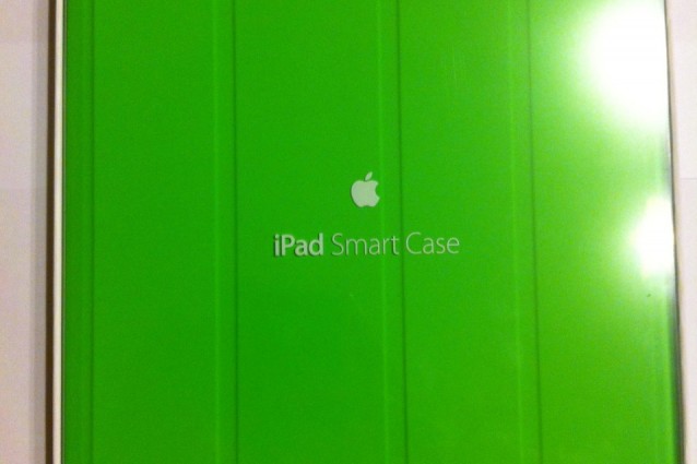 Problemi di produzione per le Smart Case per il nuovo iPad [FOTO e VIDEO].
