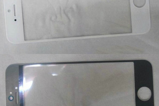 Nuovo iPhone: cover frontale simile al 4S e fotocamera spostata al centro.