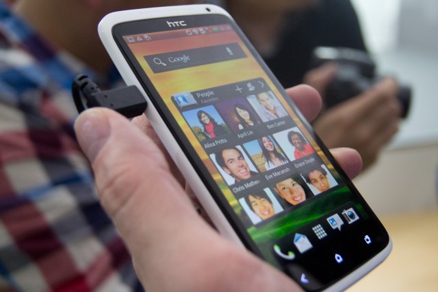 HTC One X : iniziato il roll out per Android Ice Cream Sandwich 4.0.4.