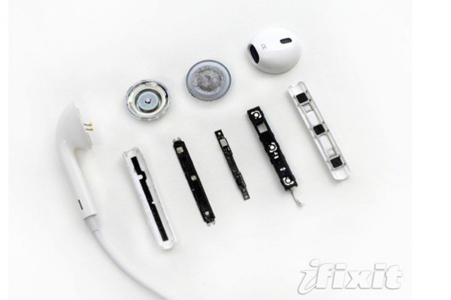 Le nuove EarPods di Apple vengono smontate da iFixit.