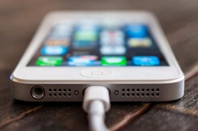 Ricaricare l'iPhone con il caricabatterie dell'iPad? Si può, ecco le differenze!