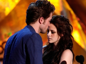 Mtv premia i protagonisti di New Moon per il miglior bacio