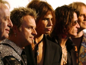 Steven Tyler vuole denunciare gli Aerosmith