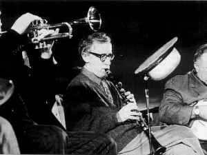 Woody Allen arriva in Italia. Da clarinettista