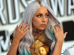 Lady Gaga: i vestiti indossati ai VMAs erano esagerati secondo Katy Perry.