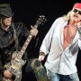 Guns’N'Roses presi a bottigliate durante un concerto a Dublino