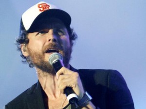 Jovanotti agli studenti di Cortona: Viva la scuola pubblica.