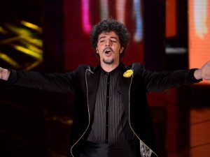 Max Gazzè canta I tuoi maledettissimi impegni (VIDEO).