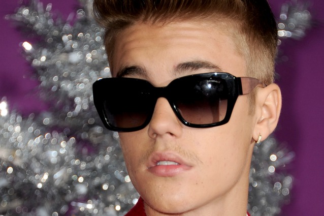 Justin Bieber coinvolto in un incidente d'auto, era in fuga dai paparazzi.