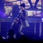 Adam Lambert durante la performace finale del 37th  American Music Awards 