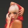 Lady Gaga in versione cappuccetto rosso