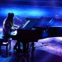 Birdy si esibisce