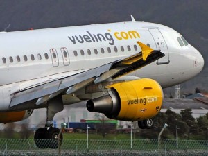 Aereo Vueling in ritardo di 7 ore: scoppia la rissa a Fiumicino