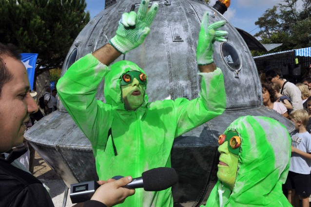 Parlamentari extraterrestri: un’interrogazione al governo sugli UFO.