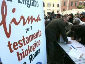 Biotestamento: Roberto Saviano, Ignazio Marino e Beppino Englaro contro 