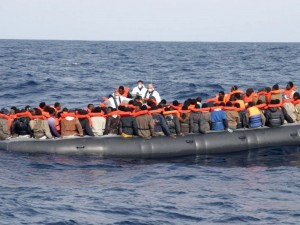 Sbarchi clandestini a Lampedusa: il Cdm annuncia lo stato di emergenza.