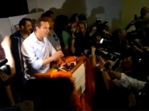 A Napoli è festa grande: Luigi De Magistris 'ha scassato', VIDEO IN ESCLUSIVA.